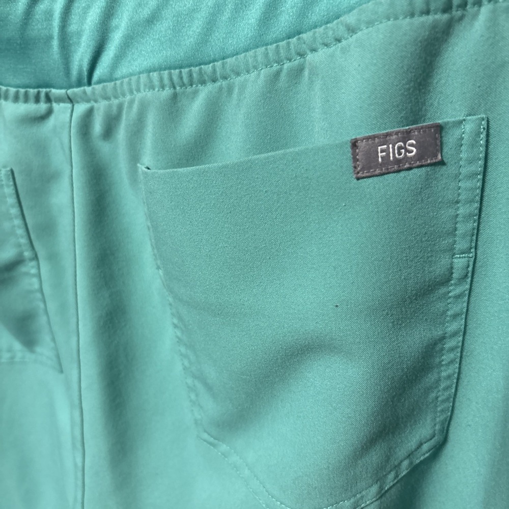 FIGS Size Medium Top Yoga Pants size L Scrub Set teal blue Women - Picture 10 of 13